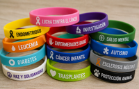 Pulseras solidarias de diferentes colores para campañas benéficas Pulseras solidarias de diferentes colores para campañas benéficas