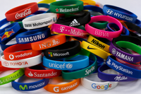Pulseras promocionales personalizadas para empresas y eventos